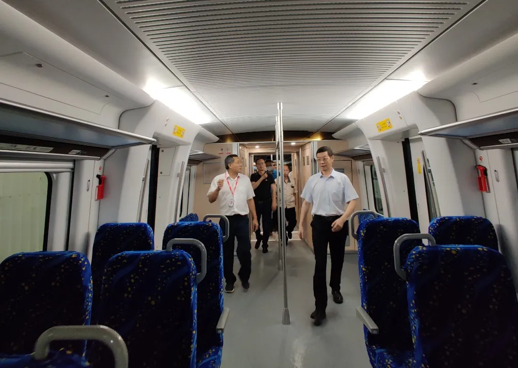 珠海機(jī)場(chǎng)城際：首列CRH6A型動(dòng)車(chē)組車(chē)輛順利交接