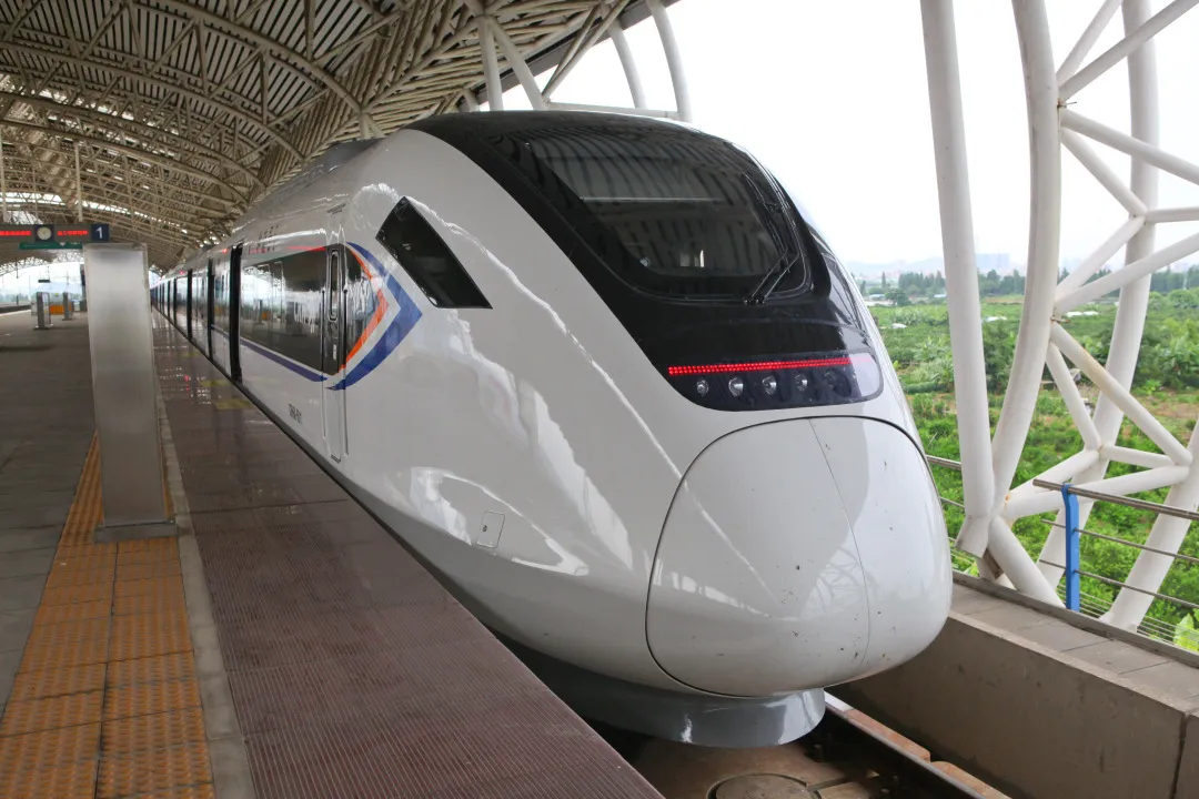 珠海機(jī)場(chǎng)城際：首列CRH6A型動(dòng)車(chē)組車(chē)輛順利交接
