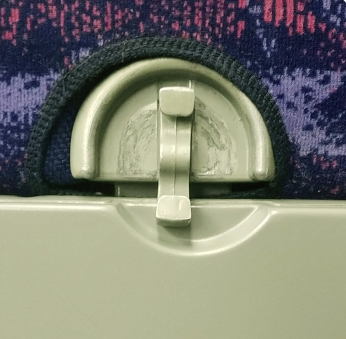 高鐵動車二等座上面的小桌子介紹？